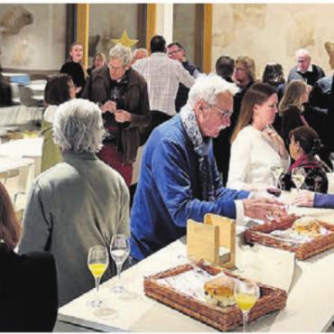 Mitgefühl und Hoffnung - Reger Austausch zwischen Partei und Bevölkerung am Dreikönigsapéro. Bild: zg