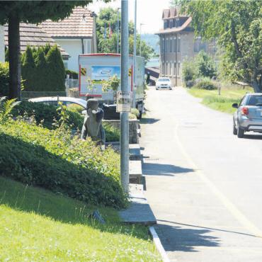 Viel Arbeit für den Gemeinderat - Wie geht es weiter mit der Geissmann-Ackermann-Strasse? Nach der verlorenen Referendumsabstimmung präsentiert der Gemeinderat einen neuen Vorschlag. Auch sonst ist das Thema Verkehrssicherheit aktuell. Bild: Archiv