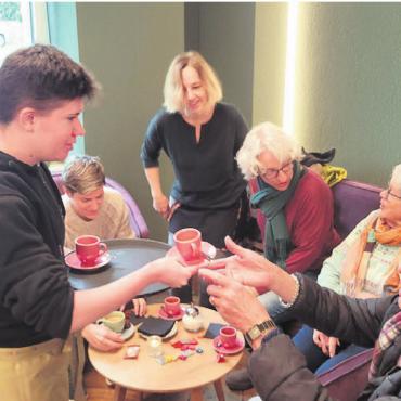 Gelebtes Miteinander - Noah Zurfluh aus Muri freut sich auf seine neue Herausforderung als Teammitglied des Café Hoi. Bilder: Chregi Hansen