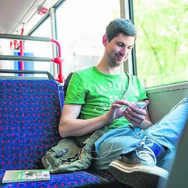 Nach Corona weniger unterwegs - Die Aargauer und Aargauerinnen sind weniger mit dem ÖV unterwegs und nutzen vermehrt Auto oder E-Bike. Bild: Archiv