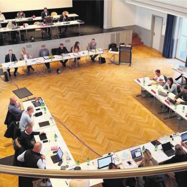 «Die Augen nicht verschliessen» - Am 14. Oktober entscheidet der Einwohnerrat über das Budget 2025 der Gemeinde Wohlen. Die meisten Fraktionen haben sich bereits in Stellung gebracht. Bild: Archiv / spr