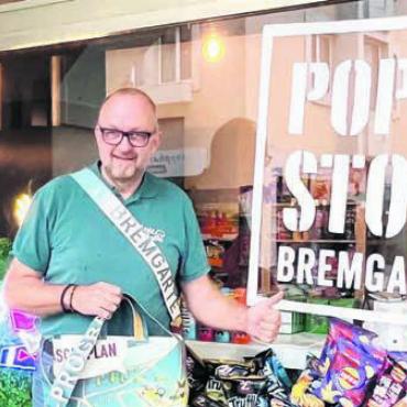 Gewinn mit Pop-up-Store - Daumen hoch: Ralph Nikolaiskis Pop-up-Store hat sich gelohnt. Bild: Archiv