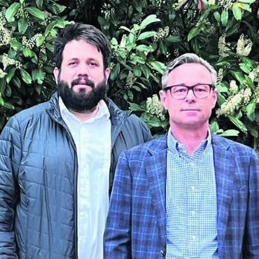 Präsidium zurück im Dorf - Der abtretende Präsident Claudio Müller (links) und der neue Bild: zg