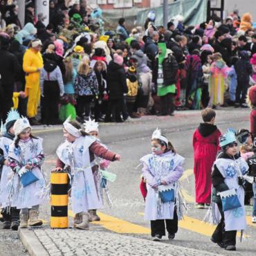 Wunderland im Freudentaumel - Ein riesiges Erlebnis für die Kleinen: Die Kindergärtnerinnen und Kindergärten durften sich vor grossem Publikum präsentieren.