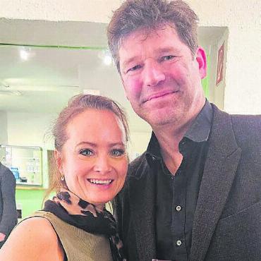 Kaiserin Sisis Ururenkel zu Gast - Die gebürtige Freiämterin Sabine Stadler stellte den Kontakt zu Leopold Altenburg her. Die Aufnahme zeigt die beiden bei einer Lesung in Wien.