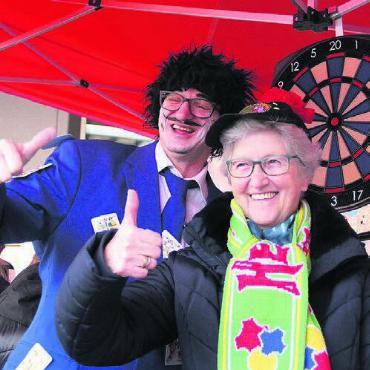 Heid-Heid besiegt das Dorf - Gute Stimmung, wohin man schaut, auch bei der originellen Dart-Jass-Challenge.