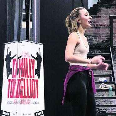 Ihre Passion ist das Musical - Als Dance Captain (Tanzleiterin) trainierte Joy Knecht zehn Monate mit Kindern bis zur Perfektion. Dazu kamen die Stepp- und Tanznummern der Erwachsenen. Bilder: zg