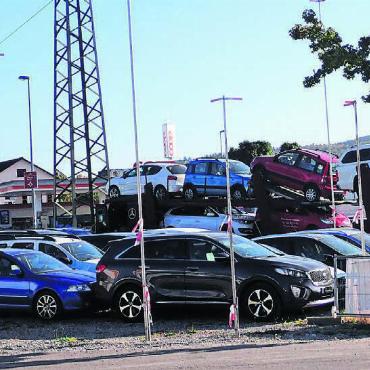 Neugestaltung beim Kreisel - Hier in der Nähe des Kreisels Dintikon soll in nächster Zukunft ein Burger King entstehen. Bild: mo