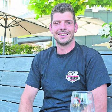 Umgeben von Burgern und Pommes - Reto Businger ist im Autokino-OK für die Ressorts Bau und Gastronomie verantwortlich.
