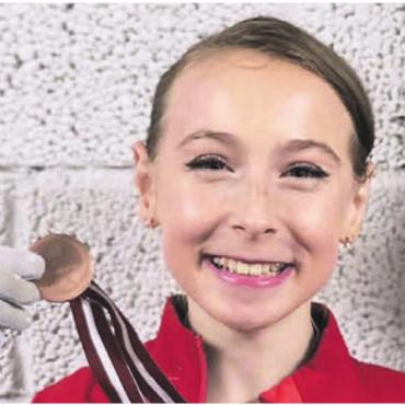 Mit viel Groove über das Eis - Elisabeth Dibbern sicherte sich den 3. Platz am Junioren-Grand-Prix in Riga.