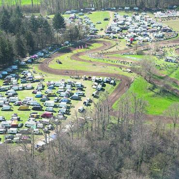 Aufwand hat sich gelohnt - Der Helikopterflug über das Gelände bestätigt, wie gut besucht die 68. Ausgabe des Motocross war.