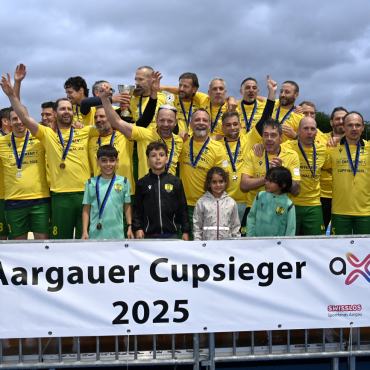 Fussball: Zwei Freiämter Cupsiege - Cupsieger bei den Senioren 40+: der FC Mutschellen. Bild: Alexander Wagner