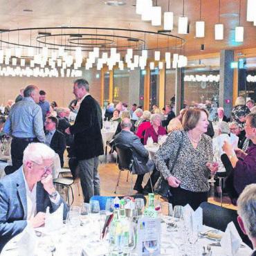«Bordeaux» als würdiger Begleiter - Bei «Wine and Dine» wird die Generalversammlung zur Nebensache. Bild: zg