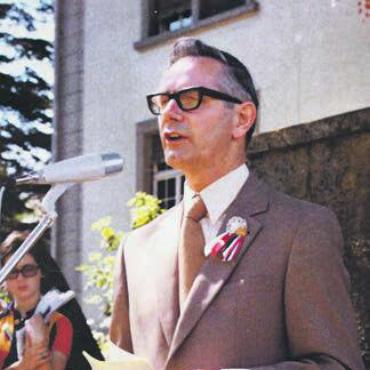 Brücken der Verständigung - Hermann Vögeli, der Präsident der Baukommission für den Neubau.