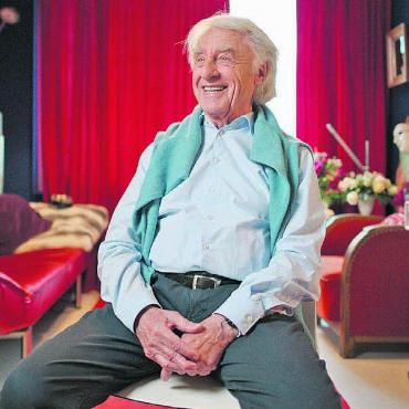 Mit viel Erfahrung dem Wetter getrotzt - Emil Steinberger wird als «Special Guest» das Open-Air-Kino mit seiner Frau Niccel am Freitag, 8. August, besuchen. 
Bild: pd