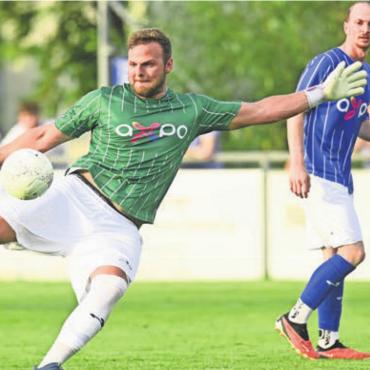 Profis waren zu stark - Stand bei den AFV-Allstars im Tor: Sarmenstorf-Goalie Silvan Sigg. Bild: Alexander Wagner