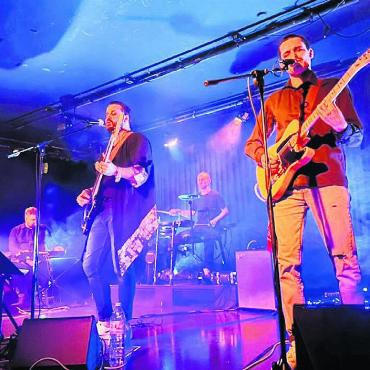Zum Mitsingen und Schwelgen - Für die lokale Band Lemon Cut war ihr Auftritt im Sternensaal Wohlen etwas Besonderes. Bild: zg