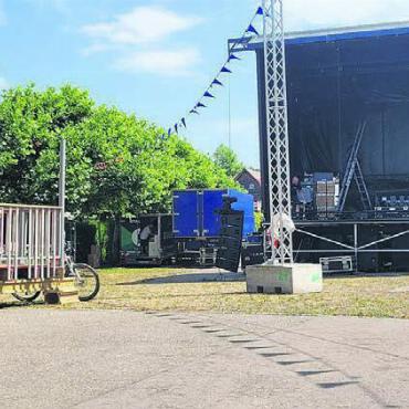 Bereit für das grosse Fest - Der Aufbau des Festgeländes läuft aktuell auf Hochtouren. Bild: chh