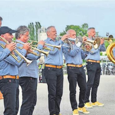 Wo Heimatgefühle aufkommen - Für die musikalische Unterhaltung sorgte die Freiämter Kleinformation «Six Päck».