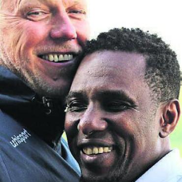 Der totale Einbruch - Solothurn-Trainer Gilles Yapi (rechts) ist hocherfreut über das Resultat.