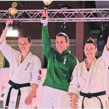 Bronze in Belgien - Angela Felber (rechts) überzeugt auf internationaler Ebene. Bild: zg