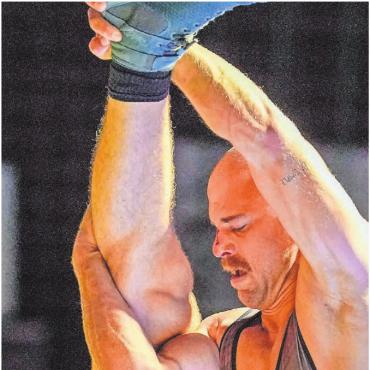 Klare Machtdemonstration - Spektakel bei 80 kg Freistil: Joel Meier (rechts) bodigt Lars Epp 20:11 (3:1).