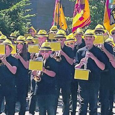 Feierlich empfangen - Feierlicher Festzug, angeführt von den «Brass Hoppers». 
Bild: zg