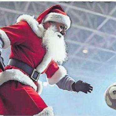 Grosses Chlaus-Turnier - Mitte Dezember wird im Isenlauf mitten im Advent gekickt.