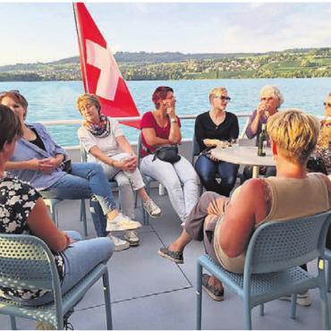 Abend voller Leichtigkeit - Einen perfekten Sommerabend erlebten die Landfrauen auf dem Hallwilersee. Bild: zg