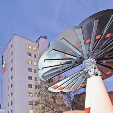 «Schweizweit sehr weit vorne» - Sie steht für Wohlens führende Rolle bei der Solarenergie: die Solarblume. Bild: Archiv