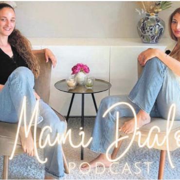 Von Mamis und «Moneys» - Die Macherinnen des «Mami Dialog»: Angela Benitez (links) und Francesca Hübscher.