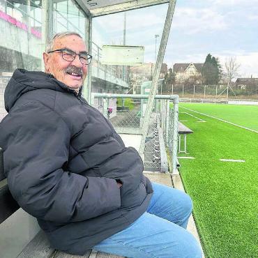 Wahre Liebe - Ein Vereinsheld. Ein Unikat. Ein toller Kerl. Und «Shorty» Heller hat immer einen guten Spruch bereit. Bild: Stefan Sprenger