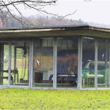 Pumpwerk wurde stillgelegt - Das Grundwasserpumpwerk Weid liefert kein Trinkwasser mehr. Seit einem Jahr sind die Nitrat-Werte zu hoch. Wasser kommt jetzt aus anderen Quellen. Bild: rb