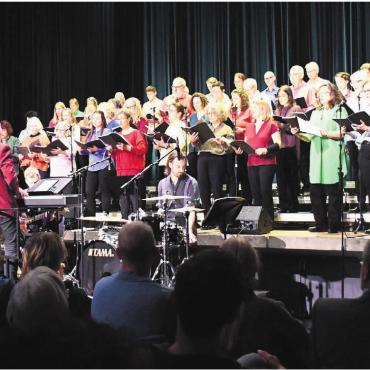 Musikalische Farbkombinationen - Die Whippoorwills begeistern mit einem frisch-fröhlich kolorierten Programm unter der Leitung von Jimmy Muff. Bilder: Monica Rast