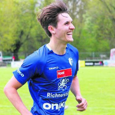 Die Gefahr bleibt - Normalerweise jubelt er in der 1. Liga. Diesmal war er als einer von fünf Spielern als Unterstützung bei der U23: Javi Gabathuler. Bild: Archiv/jl