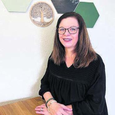 Balance ins Leben bringen - Sandra Schmid möchte Menschen einen Schritt weiter bringen. Bild: zg