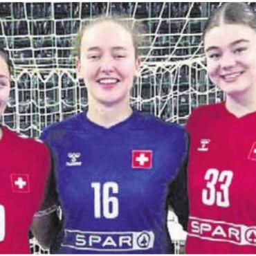 Die WM steht an - Die drei Freiämterinnen in der A-Nati. Von links: Daphne Gautschi (Muri), Seraina Kuratli (Wohlen) und Nora Snedkerud (Widen). Bild: Archiv