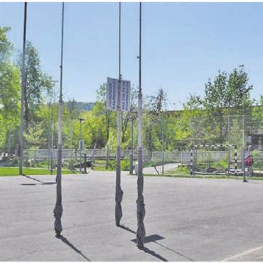 Mit Foyer, Innenhof und Findling - Standort Junkholz: Zwischen Provisorium und Turnhalle soll ein multifunktionaler Aufenthalts- und Bewegungsraum entstehen.