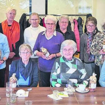 Grosszügige Unterstützung erhalten - Die Fitness- und Gymnastikgruppe Hägglingen schloss das Jahr mit einem gemütlichen Höck ab und freut sich auf die weiteren Turnstunden im neuen Jahr. Bild: zg