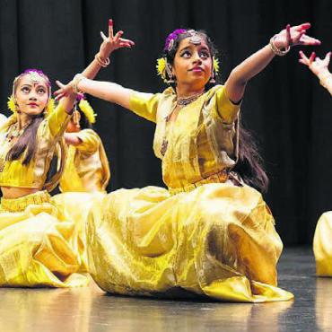 Die ganze Tanz-Palette - Einen Hauch Bollywood versprühte die «Indian Semi Classical»-Gruppe.