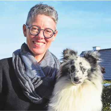Zurück in den Alltag helfen - Mit ihren Hunden kann Franziska Baggenstos bestens abschalten – sie sind ihr Ausgleich zum Alltag. Bild: Annemarie Keusch