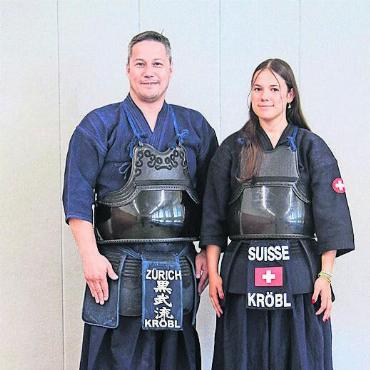 Familiensache Kendo - Vater und Tochter teilen die Leidenschaft für die japanische Kampfkunst Kendo: Chris und Yumi Kröbl. Bilder: Josip Lasic