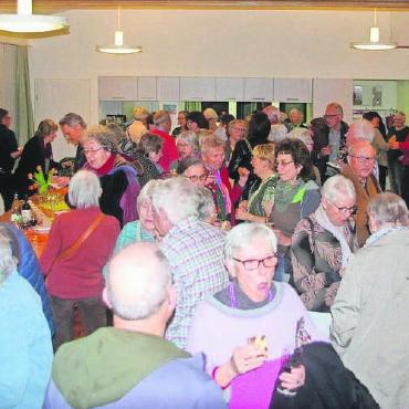 Der Nachbarmensch - Der Vortrag in der reformierten Kirche zum Thema Demenz bot Gelegenheit zu Information und Austausch. Bild: zg