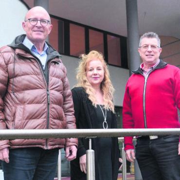 Noch näher zu den Menschen - Spannen in Zukunft zusammen: Spitex-Präsident Pascal Gregor, Geschäftsstellenleiterin Christine Kaspar Frei und Chappelehof-Präsident Paul Huwiler (von links). Bild: Chregi Hansen