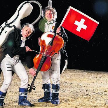 Begegnung mit humorvoller Cellokomik - Die Cellonauten sollen auf dem Mars eine Filiale der Schweizerischen Käseunion eröffnen. Bild: zg