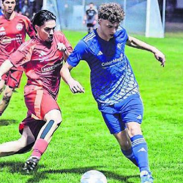 Wieder keine Punkte - Bemüht aber ohne Erfolg: Kenan Domazet (links) und der FC Bremgarten. Bild: André Griffel
