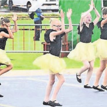 Regen trübt die Stimmung nicht - Das Team aus Sins-Oberrüti trotzte bei der Gymnastik dem Regen.