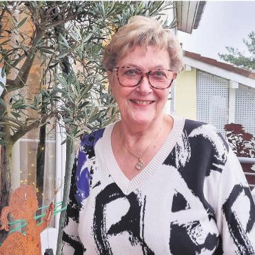 Wenn ein Flügel fehlt - Erika Strebel geht Veränderungen in ihrem Leben aktiv an und dort, wo sie es braucht, holt sie sich Hilfe. Bild: Verena Anna Wigger