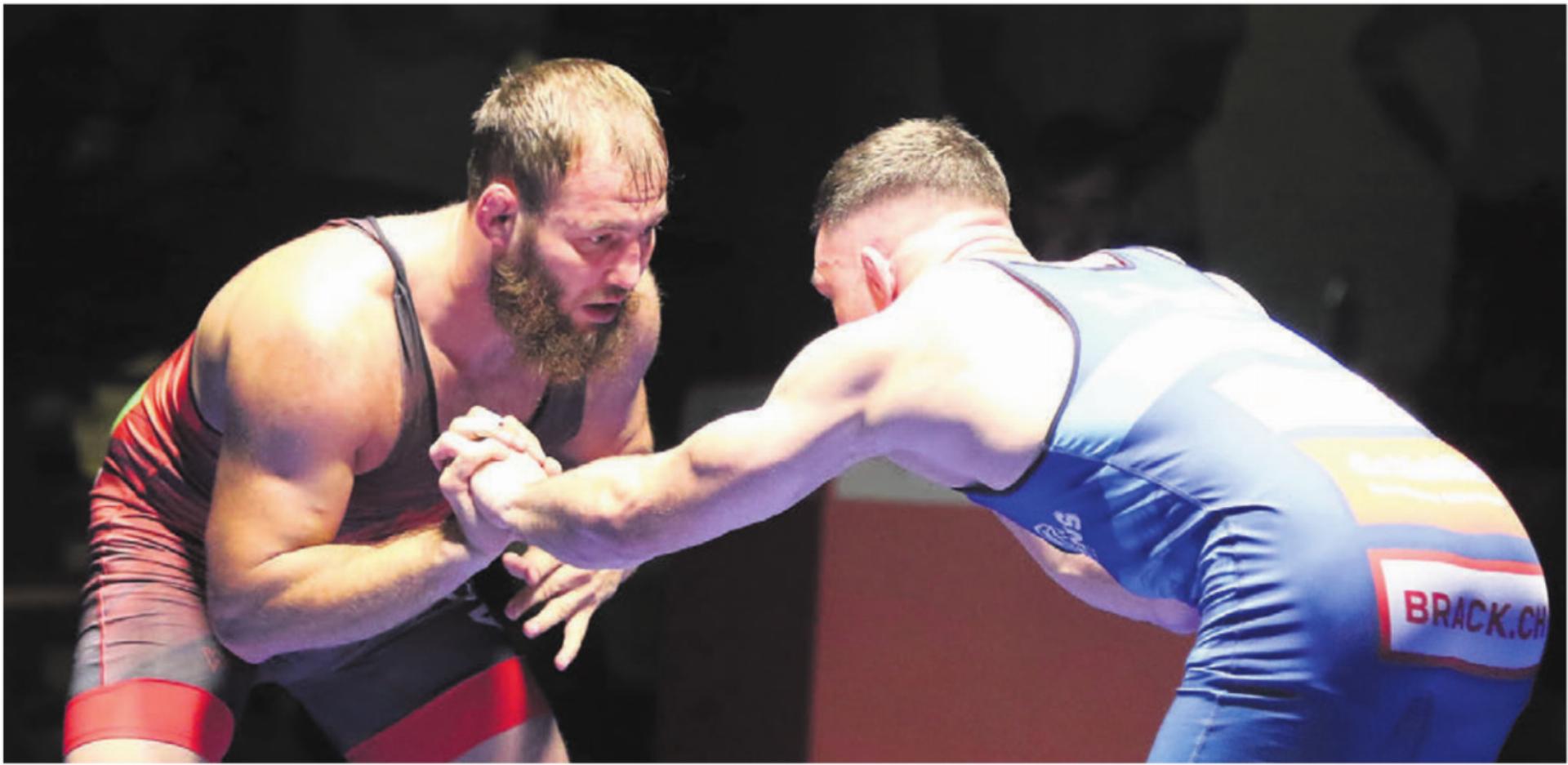 Sein Einsatz ist fraglich. Magomed Ayskhanov (links) gegen den Willisauer Samuel Scherrer. Bild: Archiv - Das Bild wird blockiert. – Möglicherweise durch einen aktiven Adblocker.