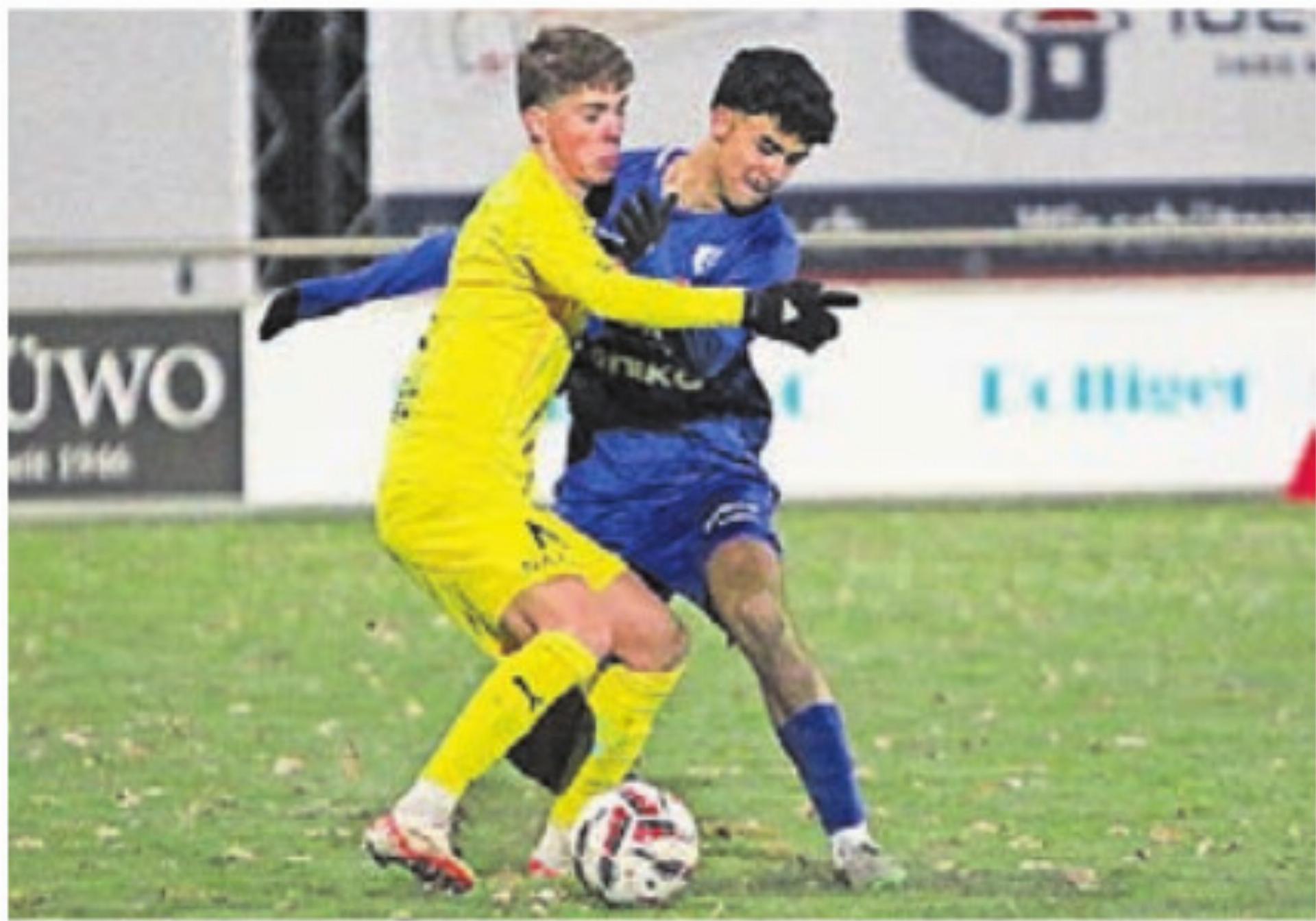 Den Sieg erkämpft: Luca Nascimento (rechts) und der FC Wohlen. Bild: jl - Das Bild wird blockiert. – Möglicherweise durch einen aktiven Adblocker.